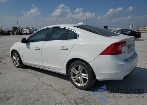 2015 Volvo S60 Premier z USA, uszkodzony, nr VIN YV140MFK8F1350796